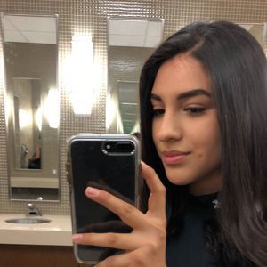 Meet your Posher, Elsy